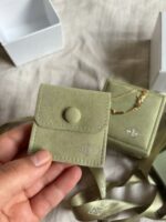 Van Cleef & Arpels Or jaune 750/1000, Nacre – Image 2